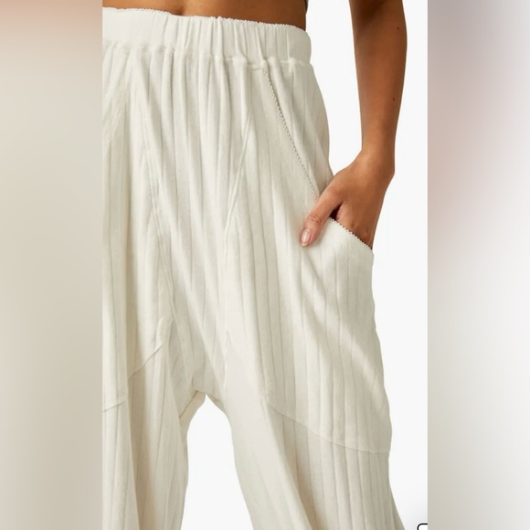 🆕 Free People Coffee Chat jogger in off white only size small - Picture 5 of 16